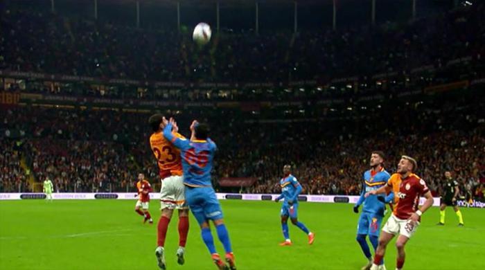 Trioda Galatasaray - Göztepe maçının tartışmalı pozisyonları: VAR müdahale etmeliydi, tartışmasız penaltı