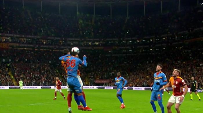 Trioda Galatasaray - Göztepe maçının tartışmalı pozisyonları: VAR müdahale etmeliydi, tartışmasız penaltı