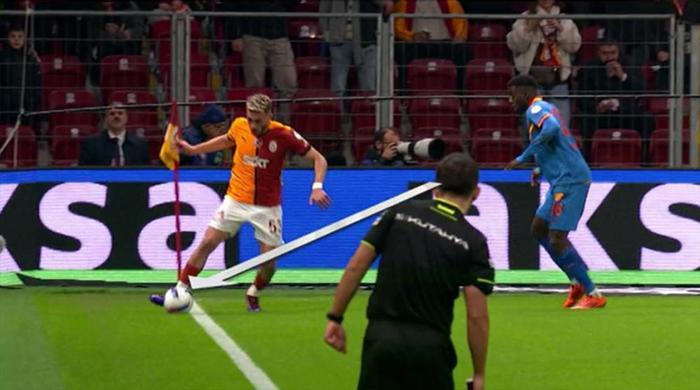 Trioda Galatasaray - Göztepe maçının tartışmalı pozisyonları: VAR müdahale etmeliydi, tartışmasız penaltı