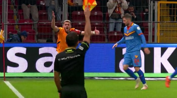 Trioda Galatasaray - Göztepe maçının tartışmalı pozisyonları: VAR müdahale etmeliydi, tartışmasız penaltı