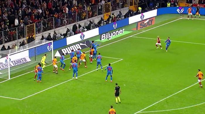 Trioda Galatasaray - Göztepe maçının tartışmalı pozisyonları: VAR müdahale etmeliydi, tartışmasız penaltı