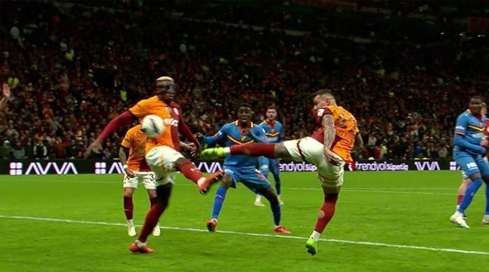 Trioda Galatasaray - Göztepe maçının tartışmalı pozisyonları: VAR müdahale etmeliydi, tartışmasız penaltı