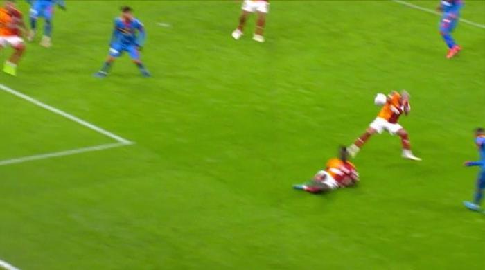 Trioda Galatasaray - Göztepe maçının tartışmalı pozisyonları: VAR müdahale etmeliydi, tartışmasız penaltı