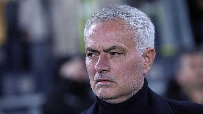 Mourinho, Galatasarayın şampiyonluğunu kabul etmiş Fenerbahçe-Hatayspor maçının ardından İspanyollardan olay yorum