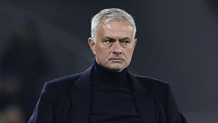 Mourinho, Galatasarayın şampiyonluğunu kabul etmiş Fenerbahçe-Hatayspor maçının ardından İspanyollardan olay yorum