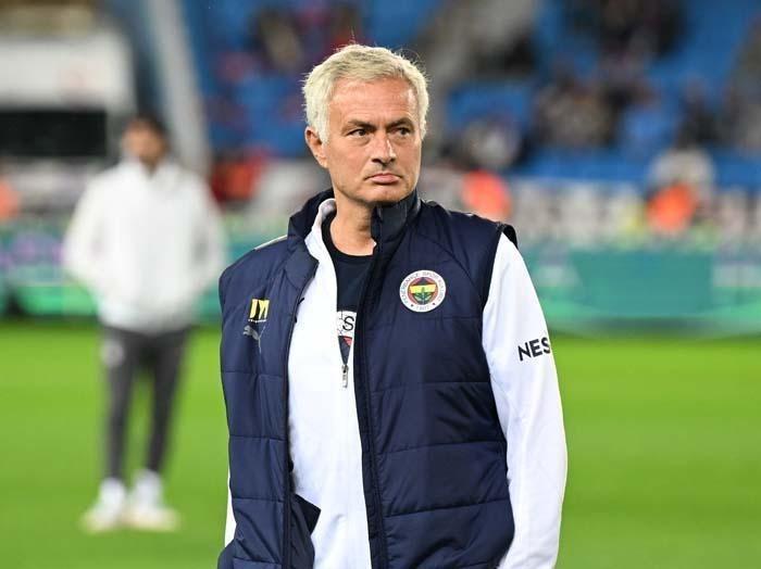 Nihat Kahveciden Mourinhoya zehir zemberek sözler Tek işi G.Saraya sallamak keşke yollasalar