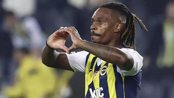 Fenerbahçeye geri döndü, ilk paylaşımı yaptı