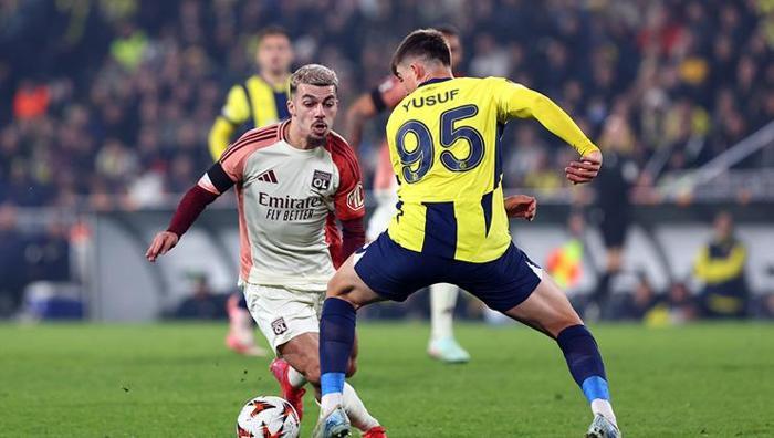 YUSUFU TRİBÜNDEN İZLEDİLER