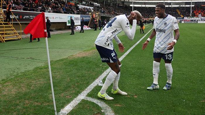 Talisca Süper Ligde de hesabı açtı Golünün ardından şok olay