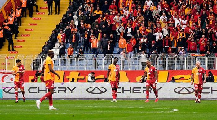 Galatasaray onları mumla arıyor İki ismin yokluğu hissedildi