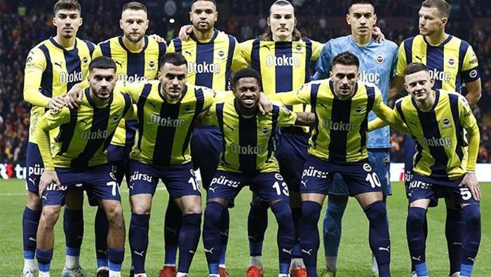 Fenerbahçede yönetim harekete geçti Menajerleri çağrıldı