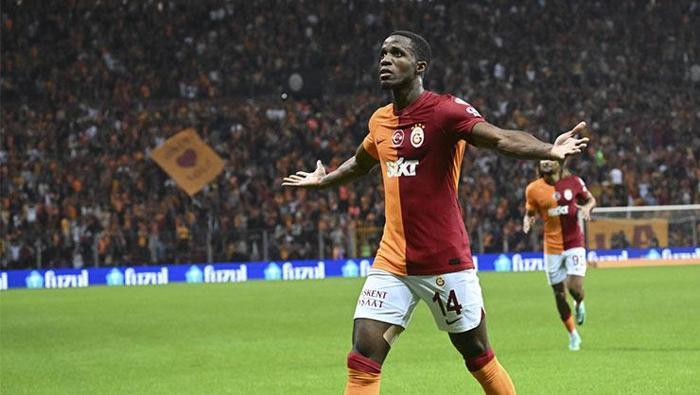 Wilfried Zaha resmen açıkladı Galatasaraya dönecek mi