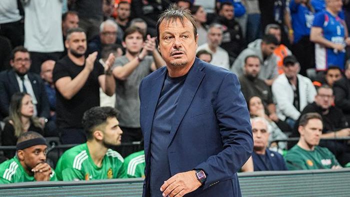 Maksimum gerilim Ergin Ataman ile Anadolu Efes tribünleri kapıştı, sahayı terk etti: Kendini iyi hissetmiyor
