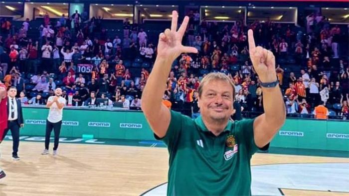 Maksimum gerilim Ergin Ataman ile Anadolu Efes tribünleri kapıştı, sahayı terk etti: Kendini iyi hissetmiyor