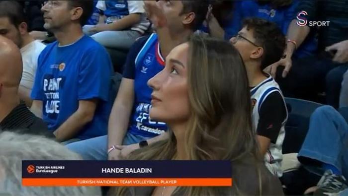 YENİ İMAJIYLA GÖZ KAMAŞTIRDI