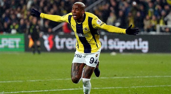 PERFORMANSINI SÜRDÜRMEK İSTİYOR