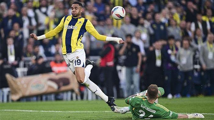 Fenerbahçe - Beşiktaş derbisine damga vuran an Trio ekibi noktayı koydu | Verilen penaltı ve Youssef En-Nesyri ile Mert Günok pozisyonu...