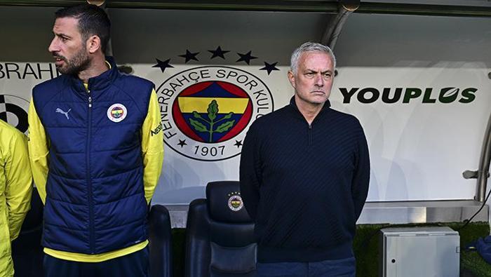Fenerbahçe-Beşiktaş derbisi için çarpıcı yorum Futbol mu Ara ki bulasın | En büyük sorun Mourinho