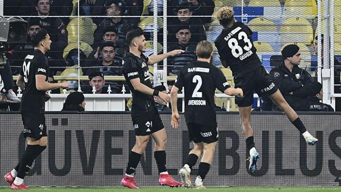 Fenerbahçe-Beşiktaş derbisi için çarpıcı yorum Futbol mu Ara ki bulasın | En büyük sorun Mourinho