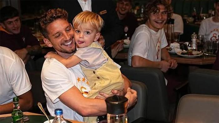 Müjdeli haber ortaya çıkmıştı: Dries Mertens ve eşinden Türkçe sürprizi
