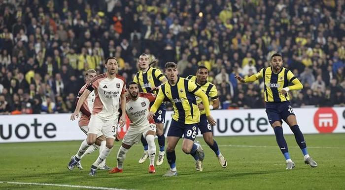 Mourinhonun prensi Yusuf Akçiçeke resmi transfer teklifi Fenerbahçe cevap verdi