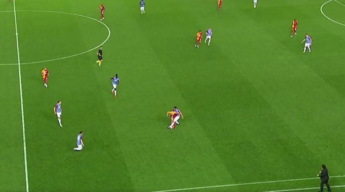 Trabzonspor - Galatasaray maçına damga vuran pozisyonu Trio ekibi değerlendirdi Maça damga vuran Muslera - Visca pozisyonu