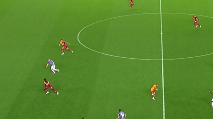 Trabzonspor - Galatasaray maçına damga vuran pozisyonu Trio ekibi değerlendirdi Maça damga vuran Muslera - Visca pozisyonu