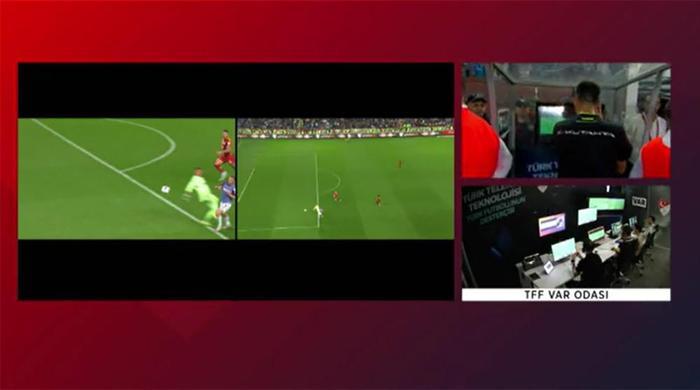 Trabzonspor - Galatasaray maçına damga vuran pozisyonu Trio ekibi değerlendirdi Maça damga vuran Muslera - Visca pozisyonu