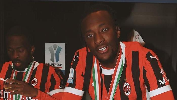 10 GOL 7 ASİST