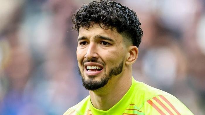 Altay Bayındırı tiye alan paylaşıma tepki çığ gibi: Yediği gole seviniyor mu