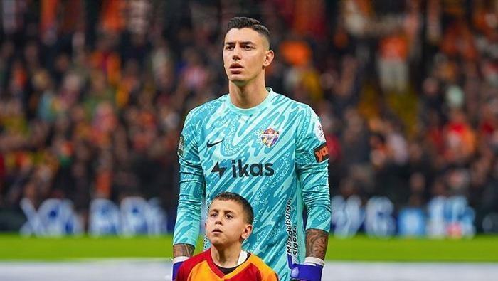 Ve Berke Özer imzayı attı: Galatasaraya transfer olacağı iddia edilmişti Eyüpsporda son dakika gelişmesi
