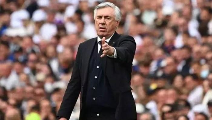 SON MAÇLARDA OYNATTI