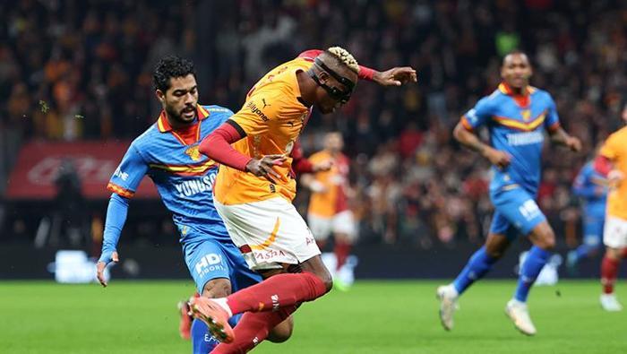 Victor Osimhen Adayı salladı: Galatasarayın yıldızı için birbirlerine girdiler Transferde büyük rekabet
