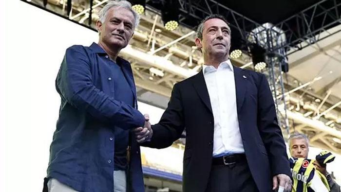 Fenerbahçede seçim kararı rafa kalktı Yönetimden geri adım geldi