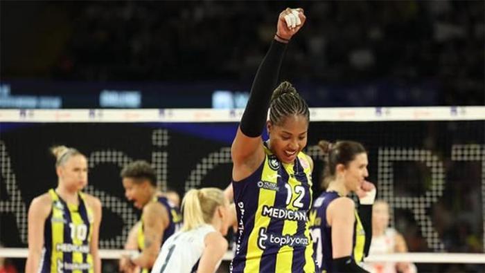 Fenerbahçede iki yıldız isim nişanlandı Yüzük sonrası transfer