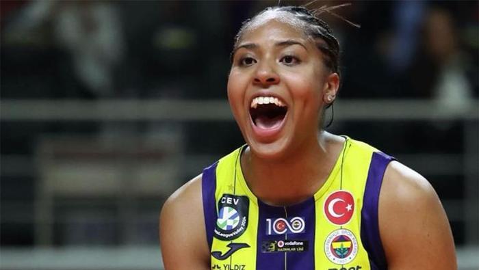 Fenerbahçede iki yıldız isim nişanlandı Yüzük sonrası transfer