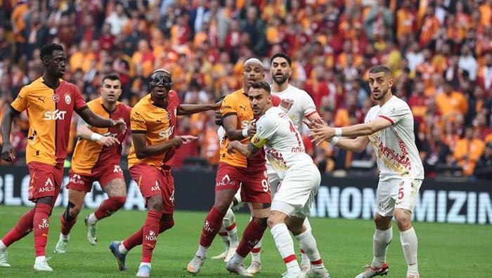Galatasarayın 5 yıldızlı şampiyonluğuna olay yorum: Yıllarca hatırlanacak çünkü...