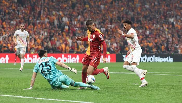 Mourinho, Musleranın penaltısını eleştirmişti: 2003te aynısını yaptığı ortaya çıktı