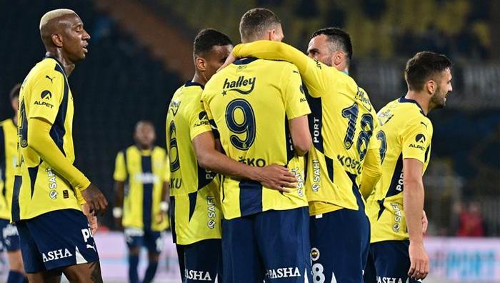 Fenerbahçede ayrılık iddiası: Ezeli rakibin elinden alınmıştı, yeni takımı belli oluyor