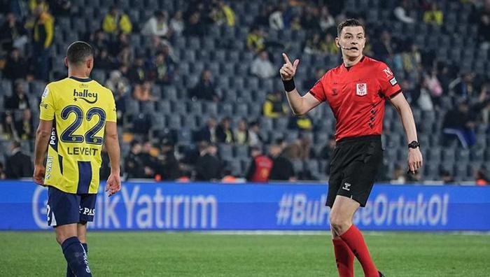 Barış Alperin şampiyonluk selfiesine kırmızı kart... 36. haftanın hakem raporu açıklandı: 5 yıldızlı bilgisayar...