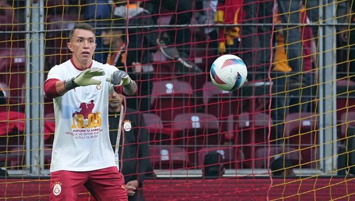 Galatasaraya Eyfel Kulesini yıkan transfer Açıklama geldi: Şampiyonlar Liginde...