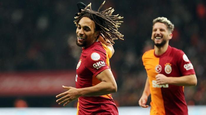 Galatasarayda Sacha Boey konusunda yeni gelişme... Okan Buruka söz verdi