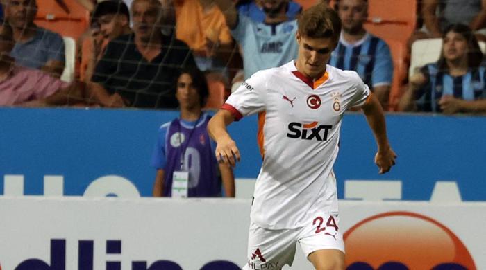 İki bek de yolcu