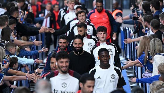 UEFA Avrupa Ligi finalinde Fenerbahçe sürprizi: Jose Mourinho maçı dikkatle izleyecek