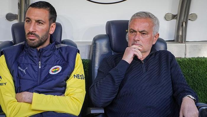 Daha hızlı bir stoper gerekiyor dedim Jose Mourinhodan BBCye sürpriz itiraf: Harika bir başkan...