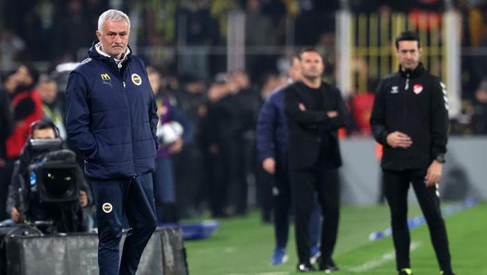 Daha hızlı bir stoper gerekiyor dedim Jose Mourinhodan BBCye sürpriz itiraf: Harika bir başkan...