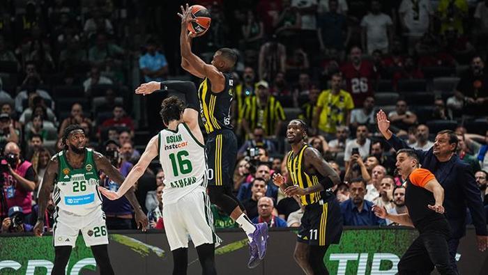 Fenerbahçe Beko Panathinaikosu alaşağı etti, fatura Ergin Atamana kesildi Beceriksiz, hatalarının bedelini ödedi