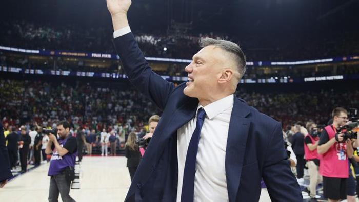 FENERBAHÇENİN 5 KUPASI VAR
