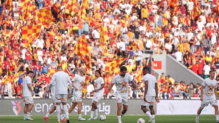 İŞİN BİR SIRRI DA YÜKSEK KARAKTERLİ FUTBOLCULAR