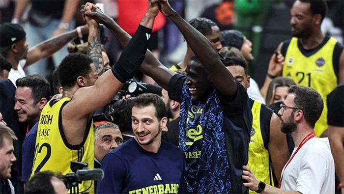 Fenerbahçenin ikinci şampiyonluğu Avrupanın gündeminde Monaconun celladı, Sarasın doktora tezi